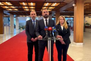 Reakcia na skrátené legislatívne konanie ku energopomoci | Tlačový brífing PS, 2...