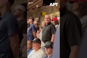 Očakáva sa 100 000 smútiacich, Trump a Vance vedú smútočný obrad za Charlieho Ki...