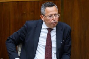 Parlament schválil balík konsolidačných opatrení.