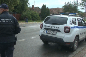 V Zlatých Moravciach vyčíňa agresívna mládež.