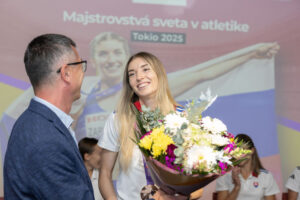 Berte si Slovensko ako príklad, oznámil Američan svetu. Zapletalovej príbeh sa m...