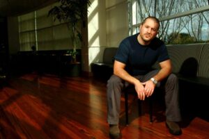 Jony Ive chcel kedysi odísť z Applu. Teraz vytvára nové silné spojenectvo so Sam...