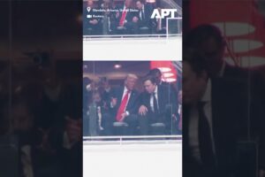 Moment: Trump a Elon Musk si potriasli rukou na spomienkovej bohoslužbe Charlieh...