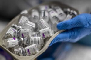 Na Slovensku sa začalo očkovanie proti covidu novými vakcínami.