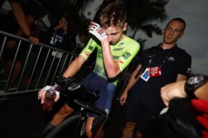 Pogačar prehral, chystá odvetu. O jeho dres je bitka.