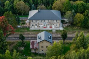 Ruina, pri ktorej si klopali na čelo. Spolok nadšencov zachraňuje v Krušných hor...