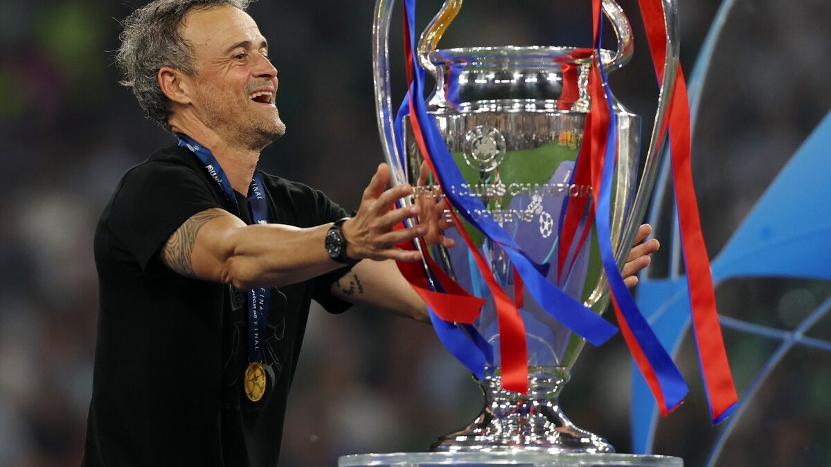 Luis Enrique získal trofej Johana Cruyffa pre najlepšieho trénera.