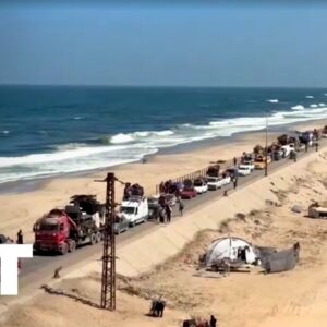 Kam ísť?: Tisíce Palestínčanov utekajú na juh pred izraelskou ofenzívou v Gaze.