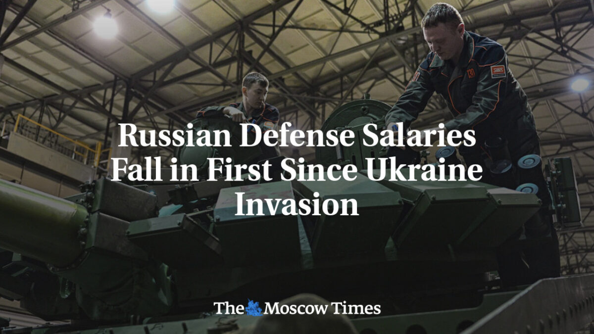 Ruské platy v obrane klesli prvýkrát od invázie na Ukrajinu