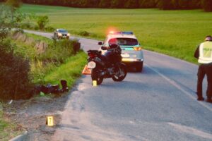 Nehoda motorkára v žarnovickom okrese končila tragicky.