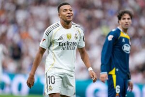 Real Madrid bojkotuje Zlatú loptu, Mbappé verí vo víťazstvo krajana