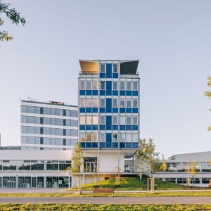 Architekti zachránili zabudnutý panelák. Roky oň nikto nestál, dnes opäť ožíva.