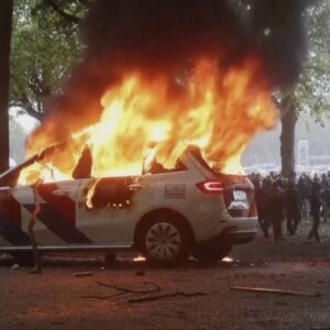 Netherlands_Protest_Clashes689454-e1758442263632-1017x573.jpg Holandská polícia zasahovala na protiimigračnom proteste v Haagu.