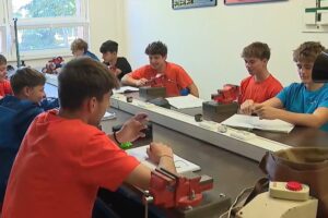 V Česku chýbajú tisíce učiteľov.