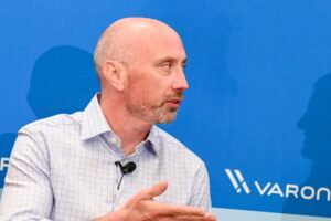 Prečo sa „Každý Copilot Pilot zasekne v pilotnej fáze“: Osvojenie AI zamrzlo pre...