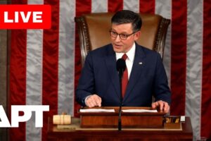 Predseda Snemovne reprezentantov USA Johnson vyhlasuje víťazstvo po schválení do...