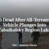 5 mŕtvych po tom, čo terénne vozidlo spadlo do jazera v Zabajkalskom kraji