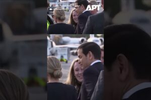 Rubio pricestoval do Londýna: Pridáva sa k Trumpovej delegácii na štátnu návštev...