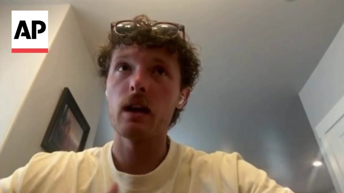 Svedok opisuje paniku po streľbe na Charlieho Kirka v Utahu.