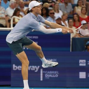 Raper obvinil Sinnera z Hitlerovho prízvuku, prípad prešetruje prokuratúra