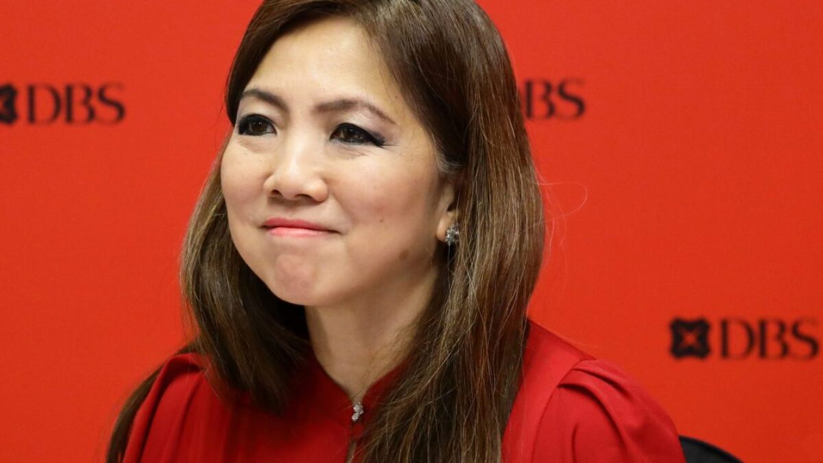 Aukcia večere s generálnym riaditeľom DBS v Singapure dosiahla ponuku 15 000 dolárov.