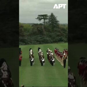 Červené šípy predviedli dychberúcu leteckú akrobaciu nad Windsorom počas štátnej...