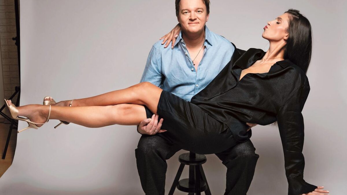 Video: Dokonalá dvojica Aneta Vignerová a Petr Kolečko. Dve náročné kariéry a rodinný život s tromi deťmi