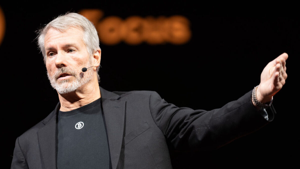 Michael Saylor presadzuje koncept digitálneho kapitálu na Bitcoin Treasuries Unconference.