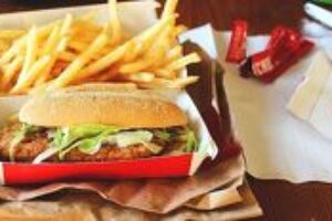 Deti vedia, ako jesť, ale nejedia tak. A nešportujú. Deti vedia, ako jesť, ale nejedia tak. A nešportujú.