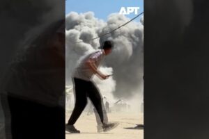 Izraelský útok zrovnal so zemou obytnú budovu v Gaze.