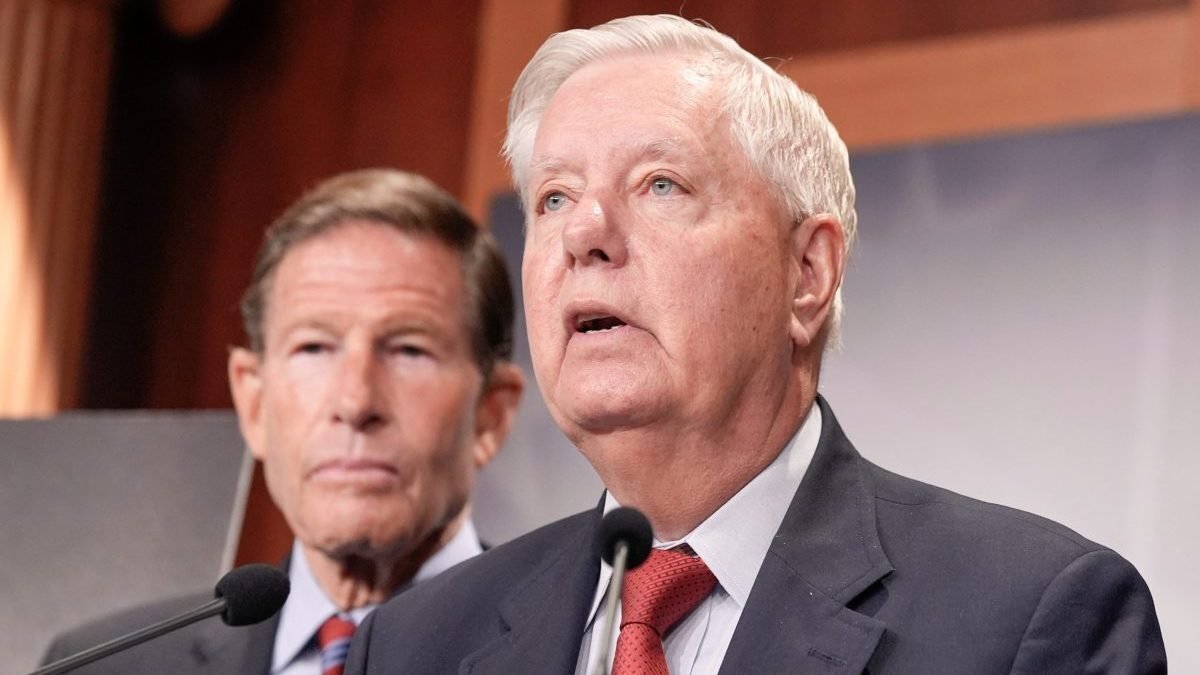 Lindsey-Graham-scaled-e1758032788456.jpg Americký senátor pre ruskú ropu varoval Slovensko a Maďarsko.