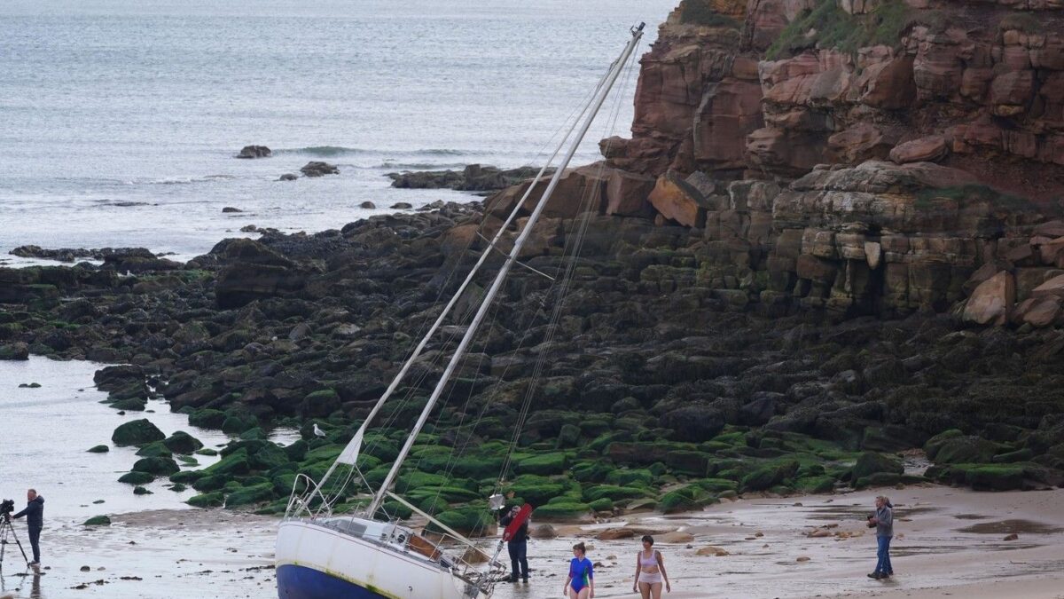 Pri britskom pobreží sa pohupovala loď duchov. Podivný nález z paluby nikto nečakal. Pri britskom pobreží sa pohupovala loď duchov. Podivný nález z paluby nikto nečakal.