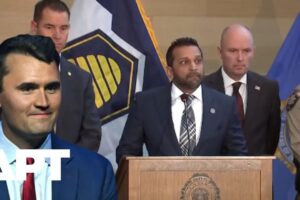 <p><strong>Odpočívaj v pokoji, brat: FBI riaditeľ vzdáva hold Charliemu Kirkovi<...