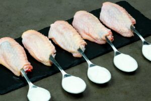 Naučil som všetkých svojich priateľov, ako vylepšiť kuracie krídla z KFC!