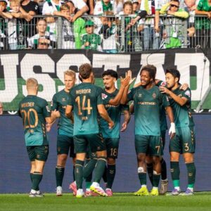 St. Pauli pokračuje v skvelom štarte, Borussia schytala debakel od Werderu