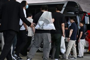 GettyImages-2234263066-e1757890653566.jpg Trump hovorí, že nechce „odstrašiť“ zahraničné investície po razii I...