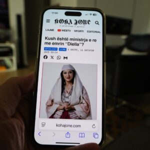 Kladivo na korupciu. Albánska ministerka Diella je prvá svojho druhu