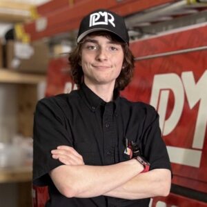 Zoznámte sa s 23-ročným elektrikárom, ktorý bol „dobrý študent“, no ...