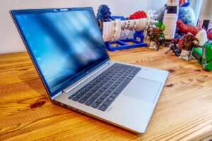 <strong>Test HP ProBook 4 G1a: Výkonný a lacný pre firmy, nie pre náročných.</st...
