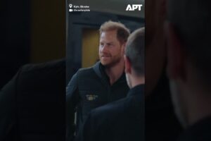 Princ Harry navštívil Ukrajinu, stretol sa so zranenými vojakmi a plánuje nové p...