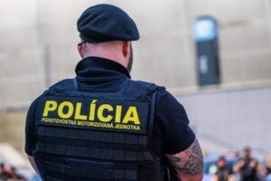 Policajní odborári zvolávajú zhromaždenie za valorizáciu platov.