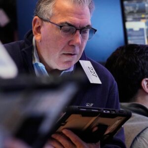 Budúcnosť Wall Streetu závisí od riskantnej stávky na smerovanie americkej ekono...