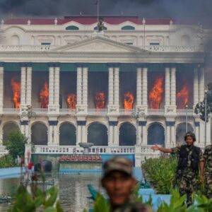 Armáda sa snaží obnoviť poriadok v Nepále po násilných protestoch