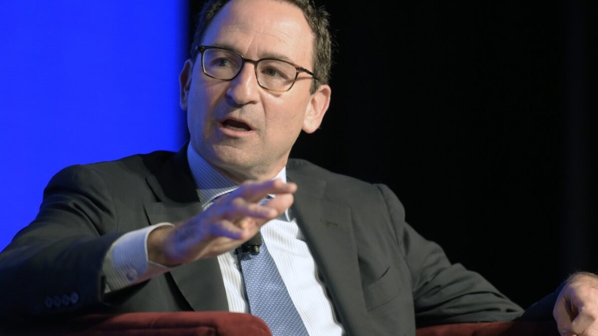 Manažér spoločnosti Blackstone tvrdí, že elitné tituly z Ivy League nestačia – noví analytici musia „viac pracovať“ a byť milí.