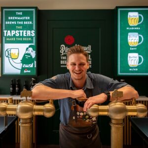 História a vášeň v pollitri. V Prahe sa pivo mení na zážitok a spája ľudí i príb...