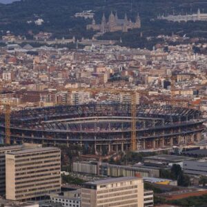 Slávny Nou Camp ako diaľnica do Košíc. Otvorenie v nedohľadne, Barcelona prichád...