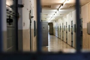 Švédsko bude znižovať vek trestnej zodpovednosti.