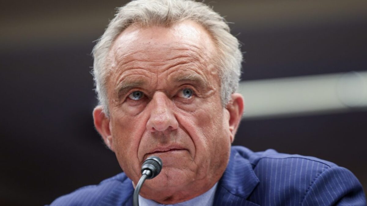 Akcie výrobcu Tylenolu stratili miliardy po klebete spájajúcej liek s autizmom. Wall Street hovorí, aby investori využili pokles, pričom jedna banka vidí „výraznú prehnanú reakciu“.