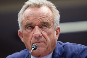 Akcie výrobcu Tylenolu stratili miliardy po klebete spájajúcej liek s autizmom. ...