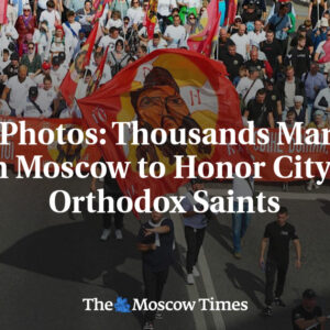 Na fotografiách: Tisíce ľudí pochodujú v Moskve na počesť pravoslávnych svätcov ...